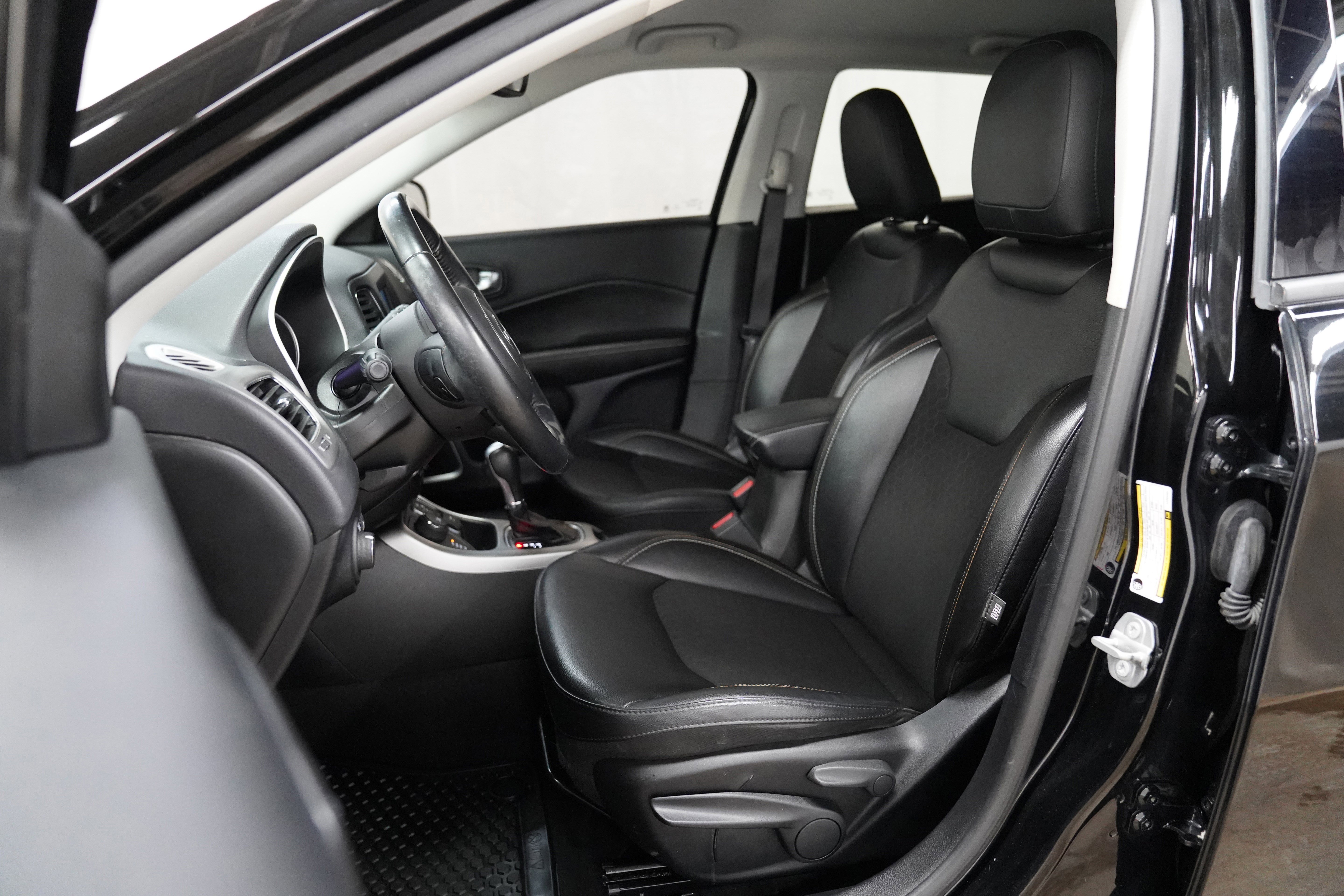 Used 2020 Jeep Compass Latitude w/ Cold Weather Group image 4