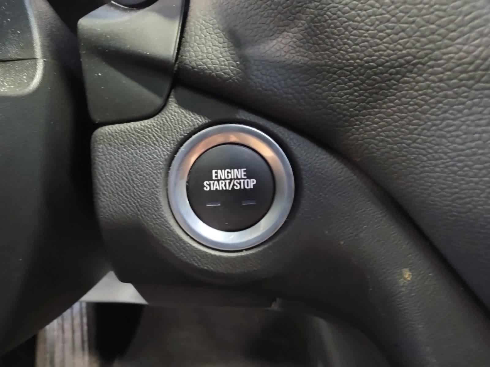 Used 2020 Chevrolet Equinox LT w/ Driver Convenience Package FWD image 26