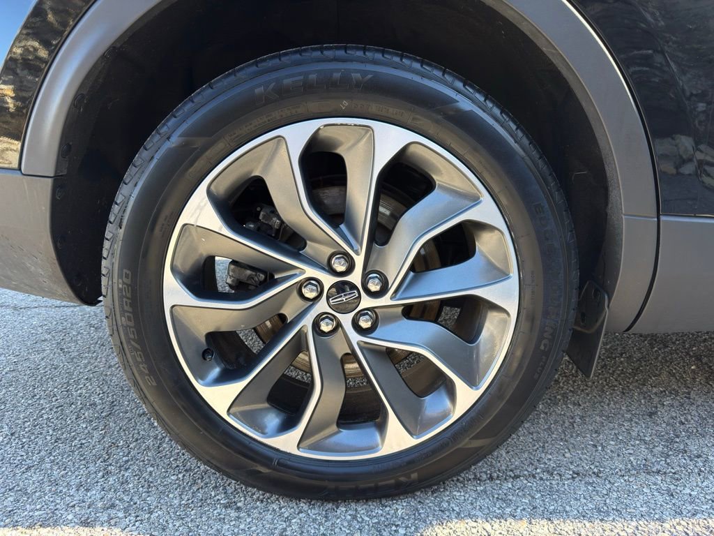 Used 2022 Lincoln Nautilus Reserve w/ Luxury Package image 27