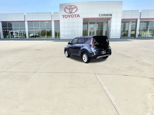 Used 2025 Kia Soul LX w/ LX Technology Package FWD image 37