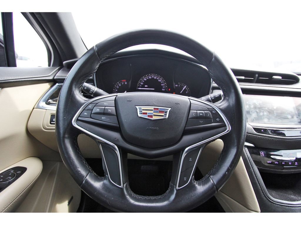 Used 2018 Cadillac XT5 FWD image 9