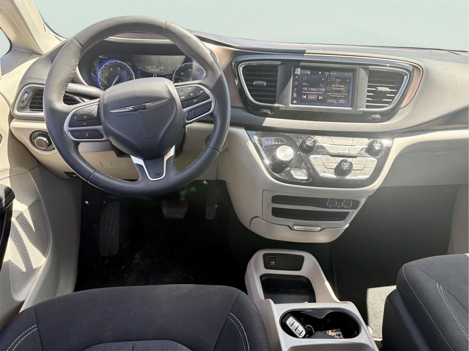 Used 2023 Chrysler Voyager LX FWD image 12