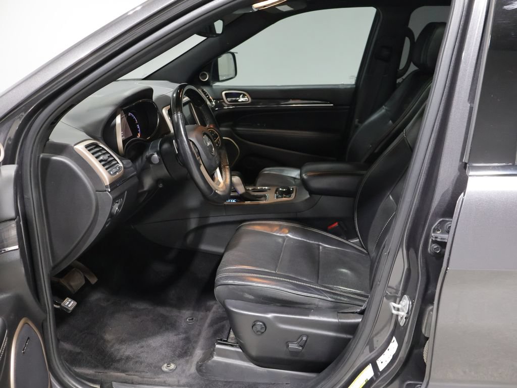 Used 2017 Jeep Grand Cherokee Overland w/ Jeep Active Safety Group AWD/4WD image 12