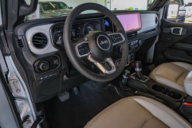 Used 2024 Jeep Wrangler Sahara w/ Technology Group AWD/4WD image 11