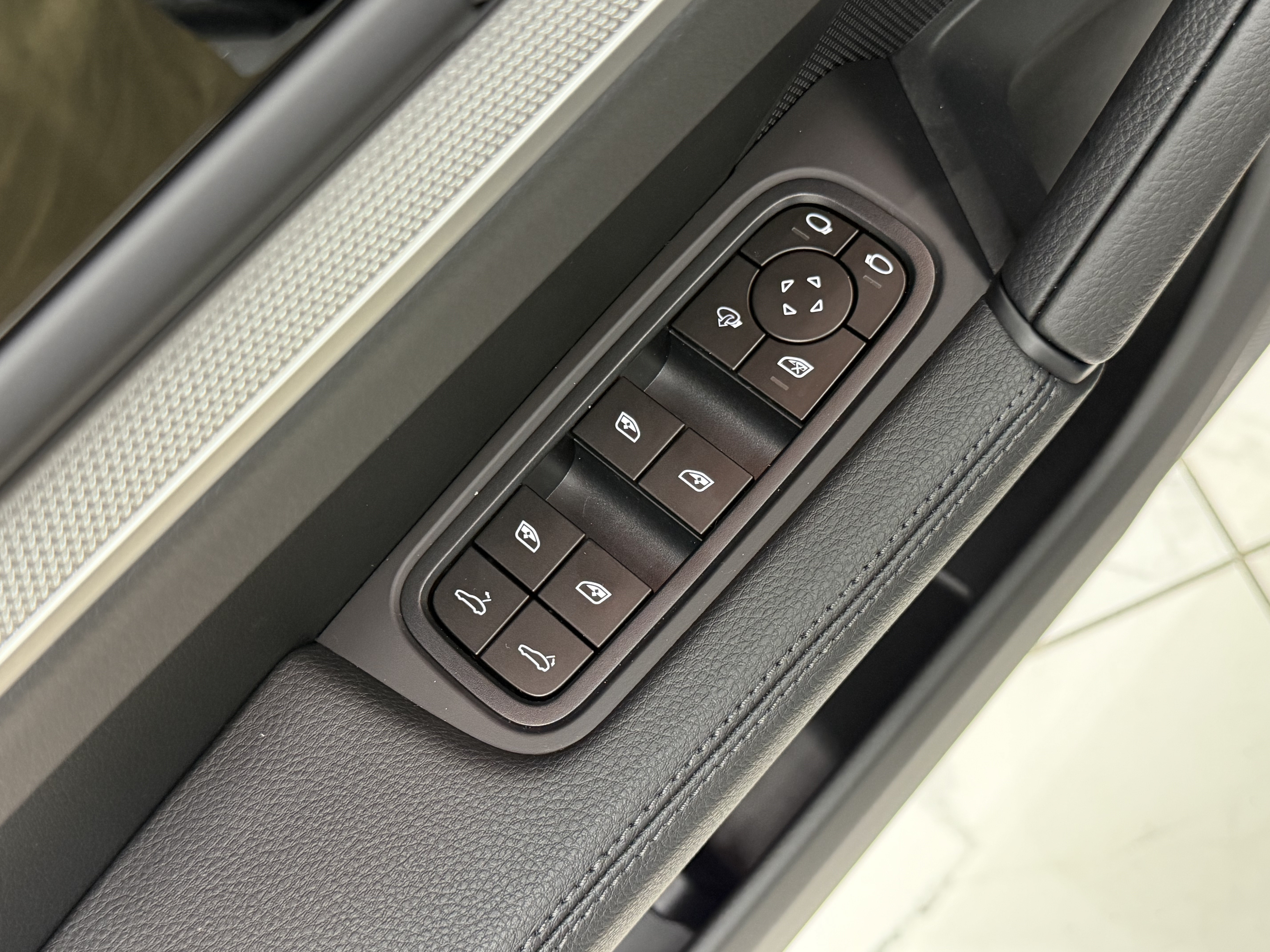 New 2026 Porsche Cayenne AWD/4WD image 28
