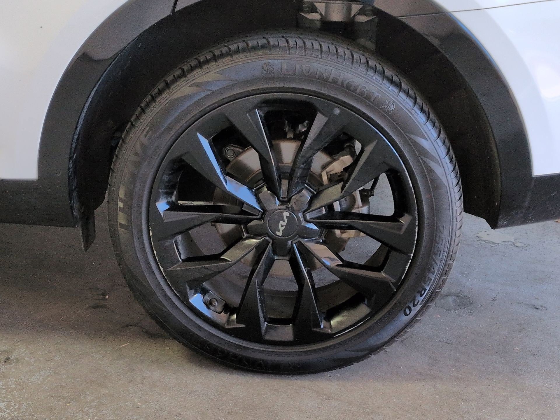 Used 2023 Kia Sorento SX image 25