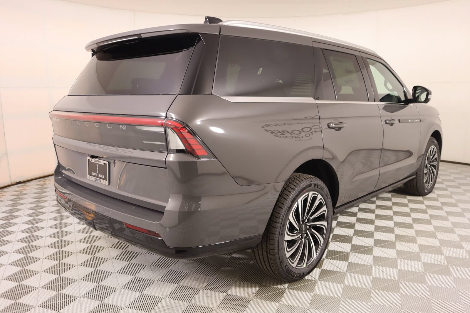 New 2026 Lincoln Navigator Black Label AWD/4WD image 23