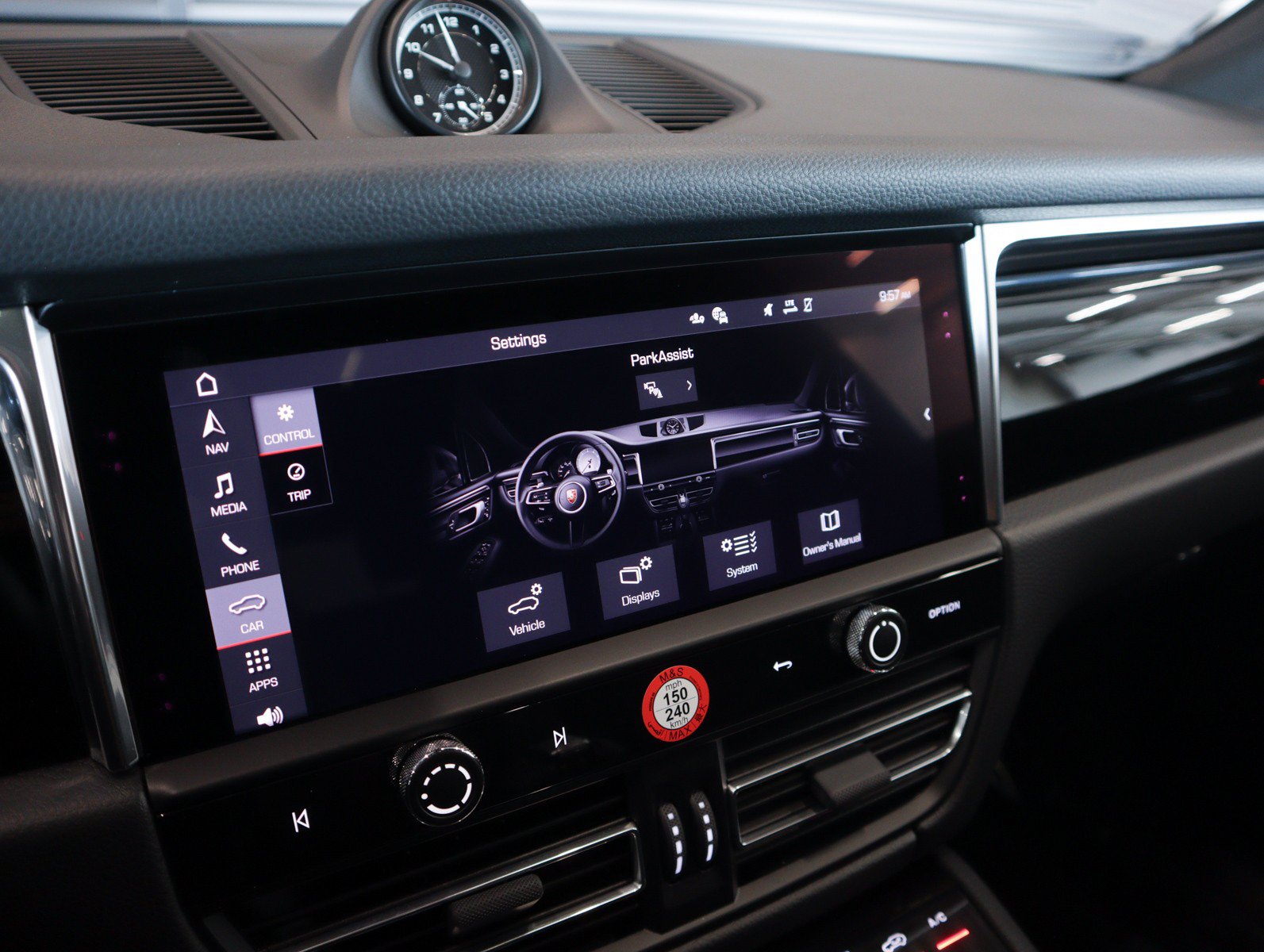 Certified 2026 Porsche Macan AWD/4WD image 23