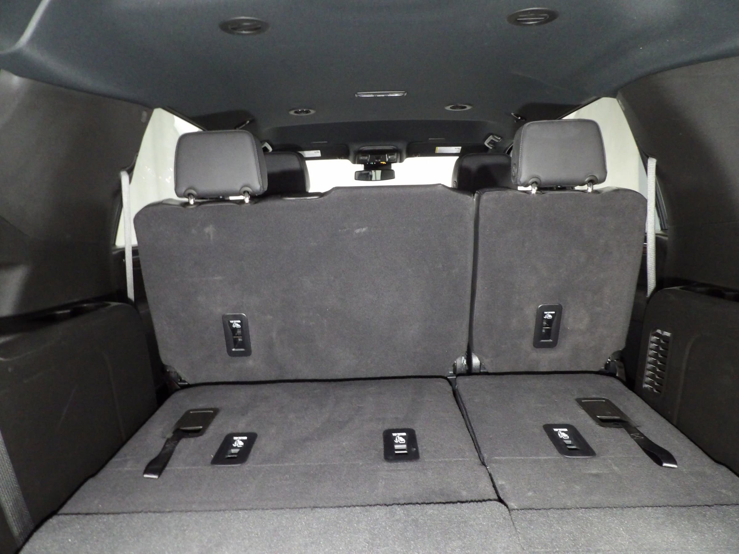 Used 2025 Chevrolet Suburban Z71 image 14