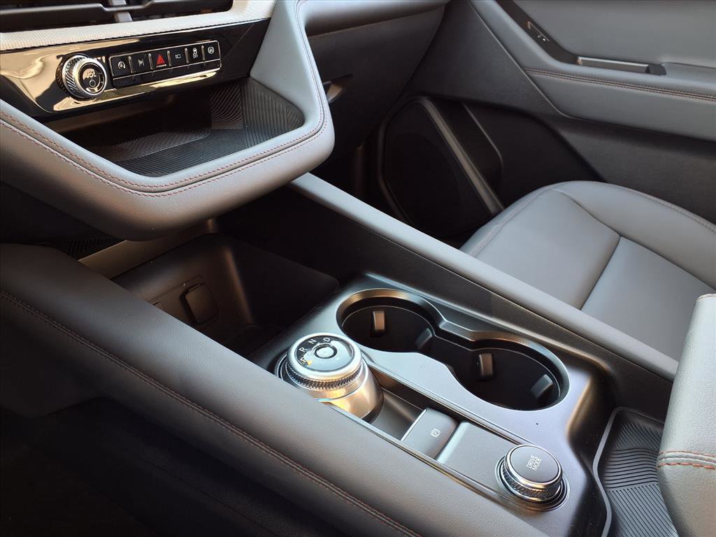 New 2026 Ford Explorer Active w/ Active Comfort Package image 17