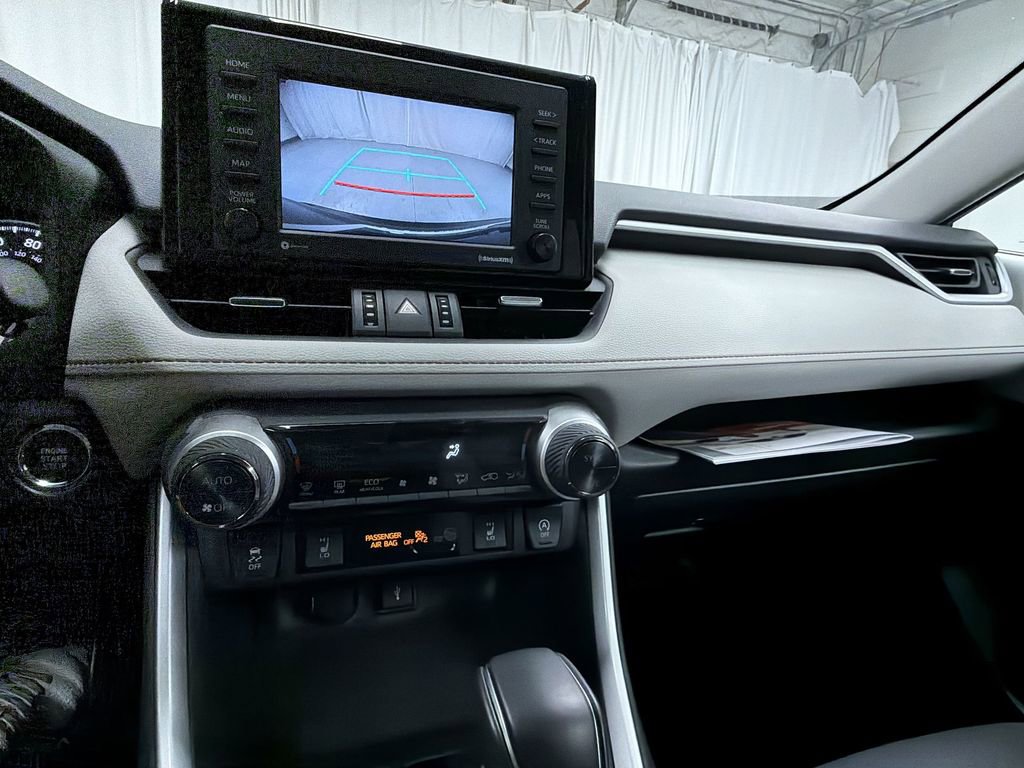 Certified 2022 Toyota RAV4 XLE Premium AWD/4WD image 17