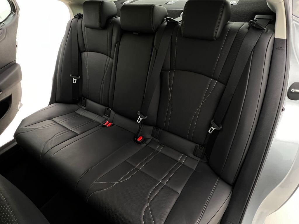 Used 2023 Lexus ES 300h Ultra Luxury image 15