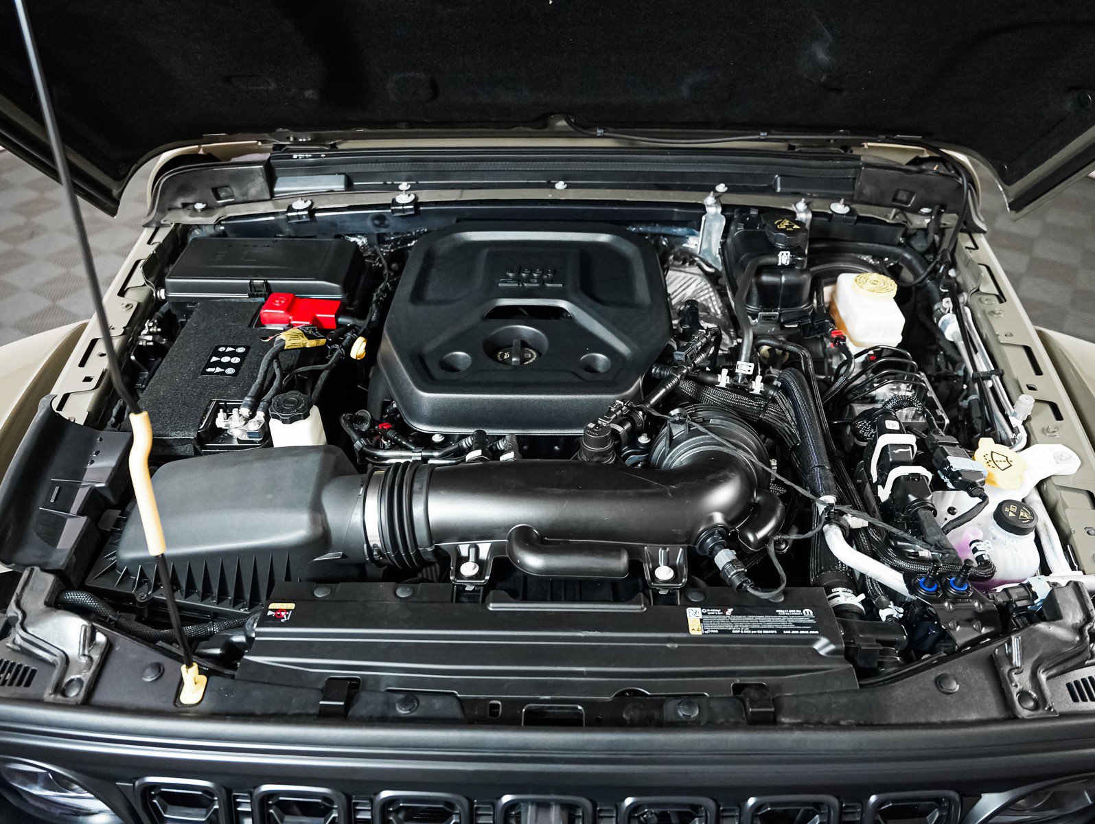 Used 2025 Jeep Wrangler Unlimited Rubicon image 3