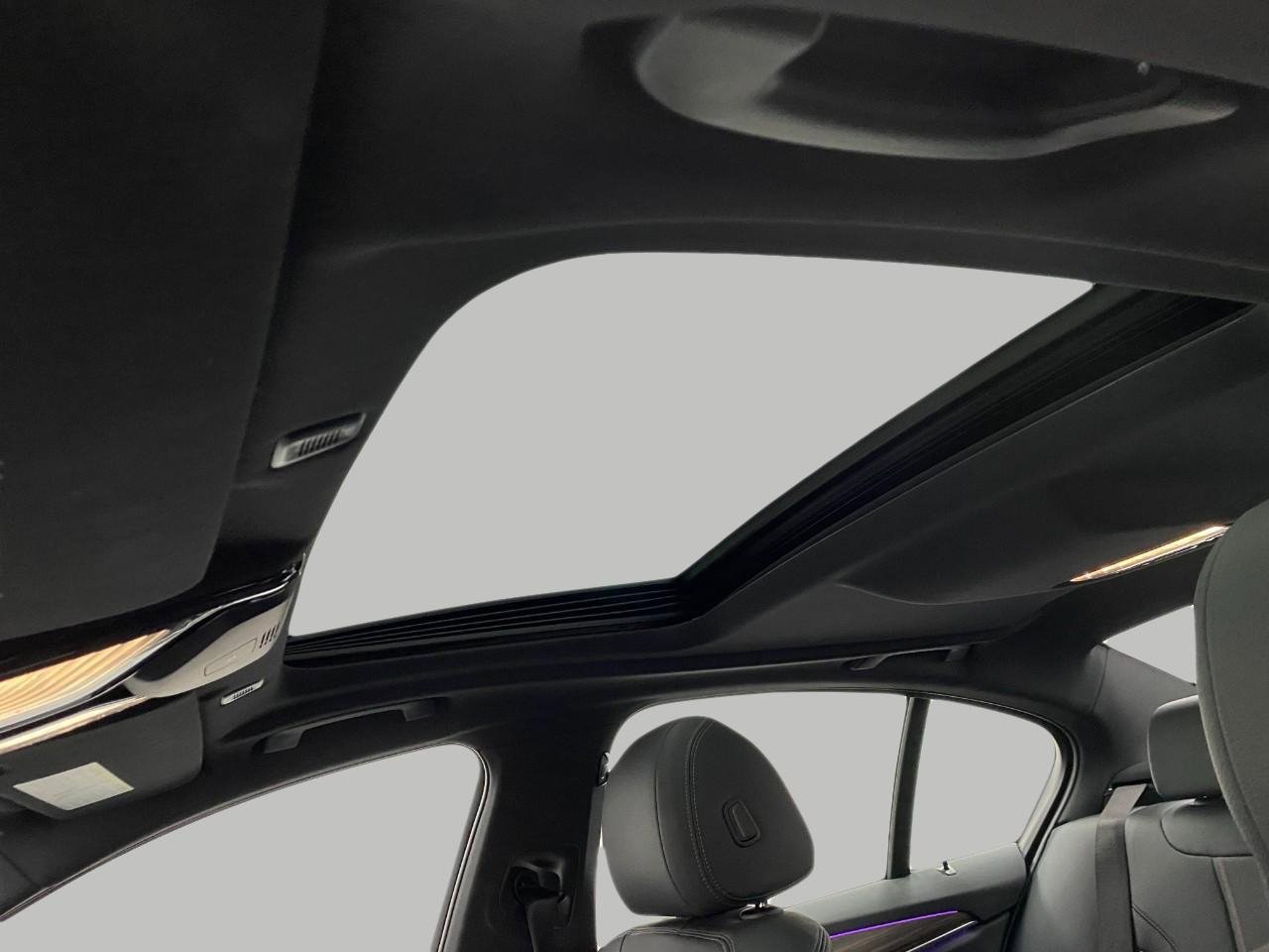 Certified 2023 BMW 530i xDrive w/ Premium Package image 31