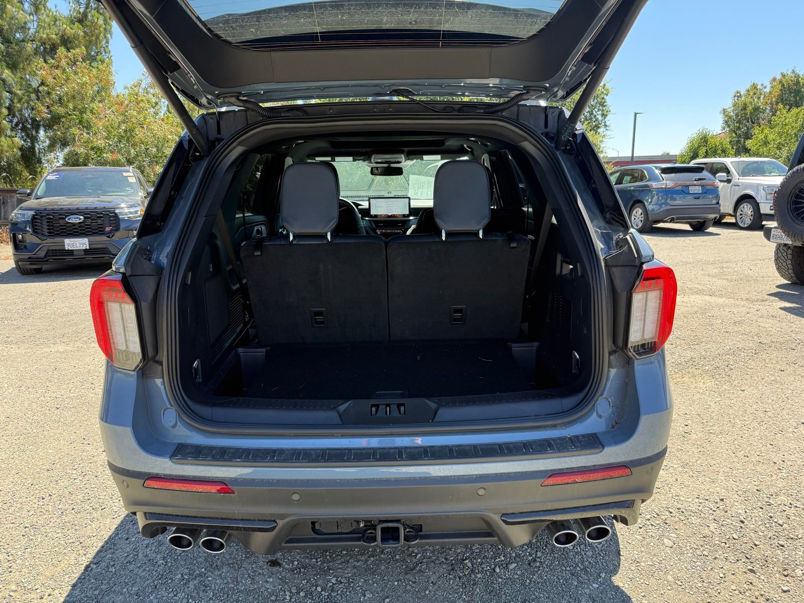 Used 2025 Ford Explorer ST w/ Sun And Sound Package AWD/4WD image 5