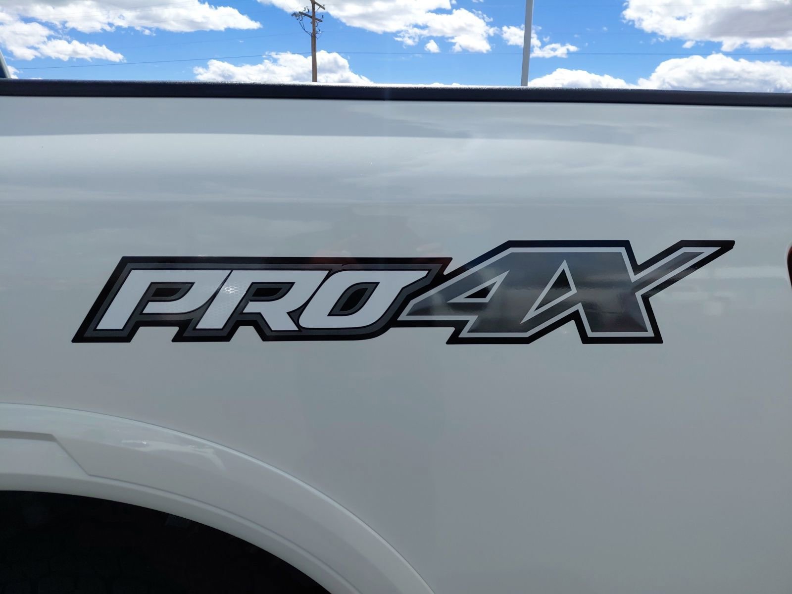 Used 2019 Nissan Titan PRO-4X image 16