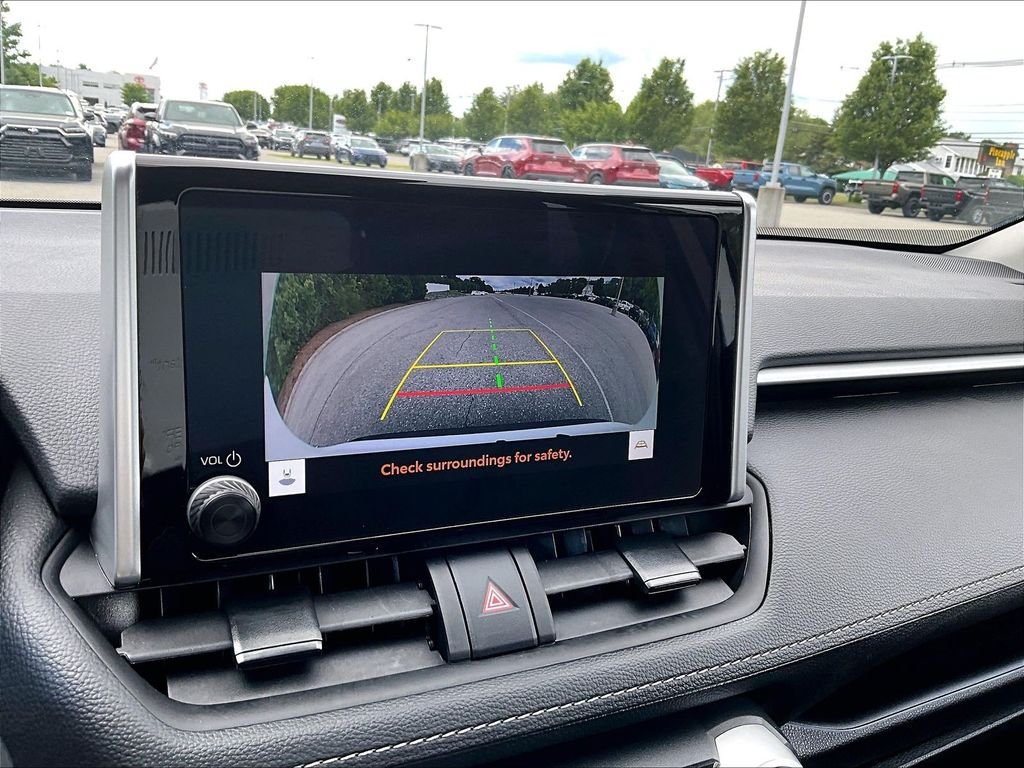 Used 2025 Toyota RAV4 LE AWD/4WD image 19