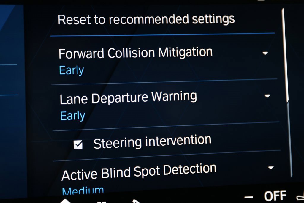 Used 2025 BMW M3 w/ Executive Package image 35