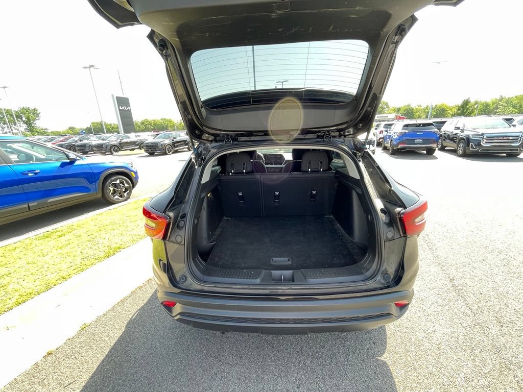 Used 2024 Chevrolet Trax LS FWD image 9