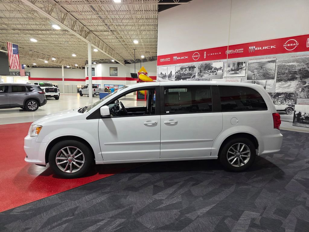 Used 2016 Dodge Grand Caravan SE FWD image 7