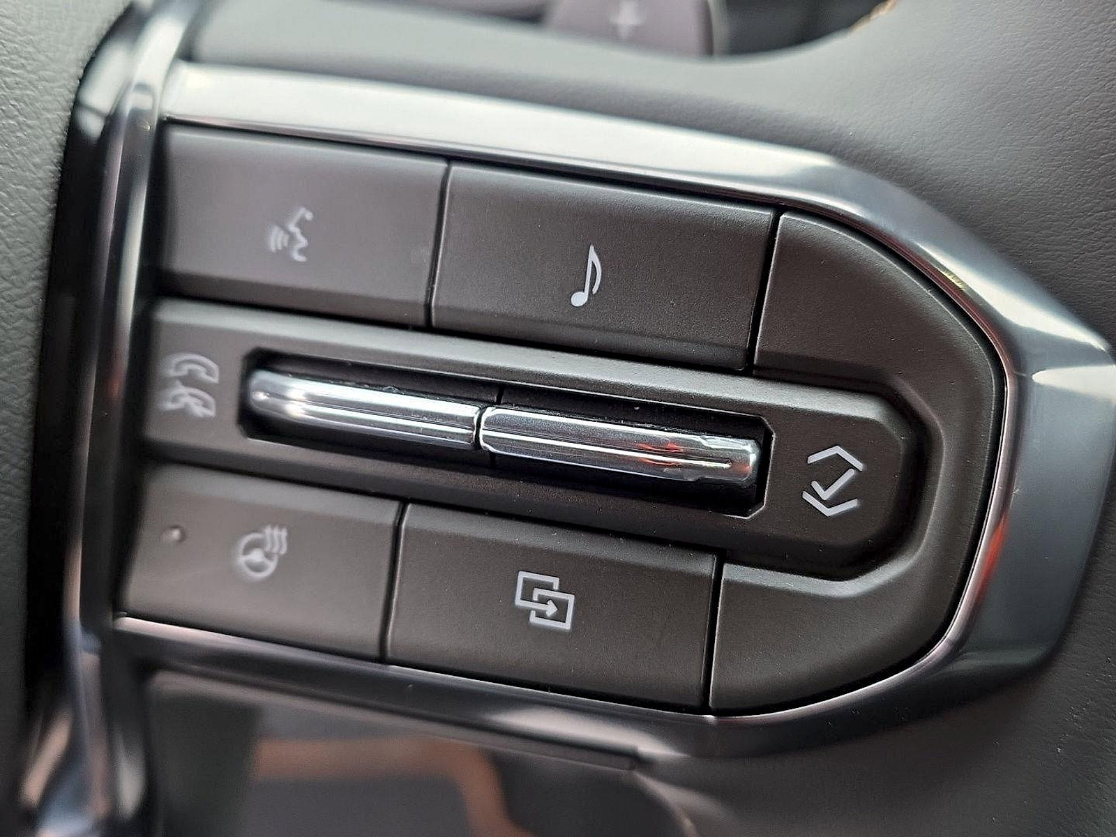 New 2026 GMC Terrain AT4 AWD/4WD image 22
