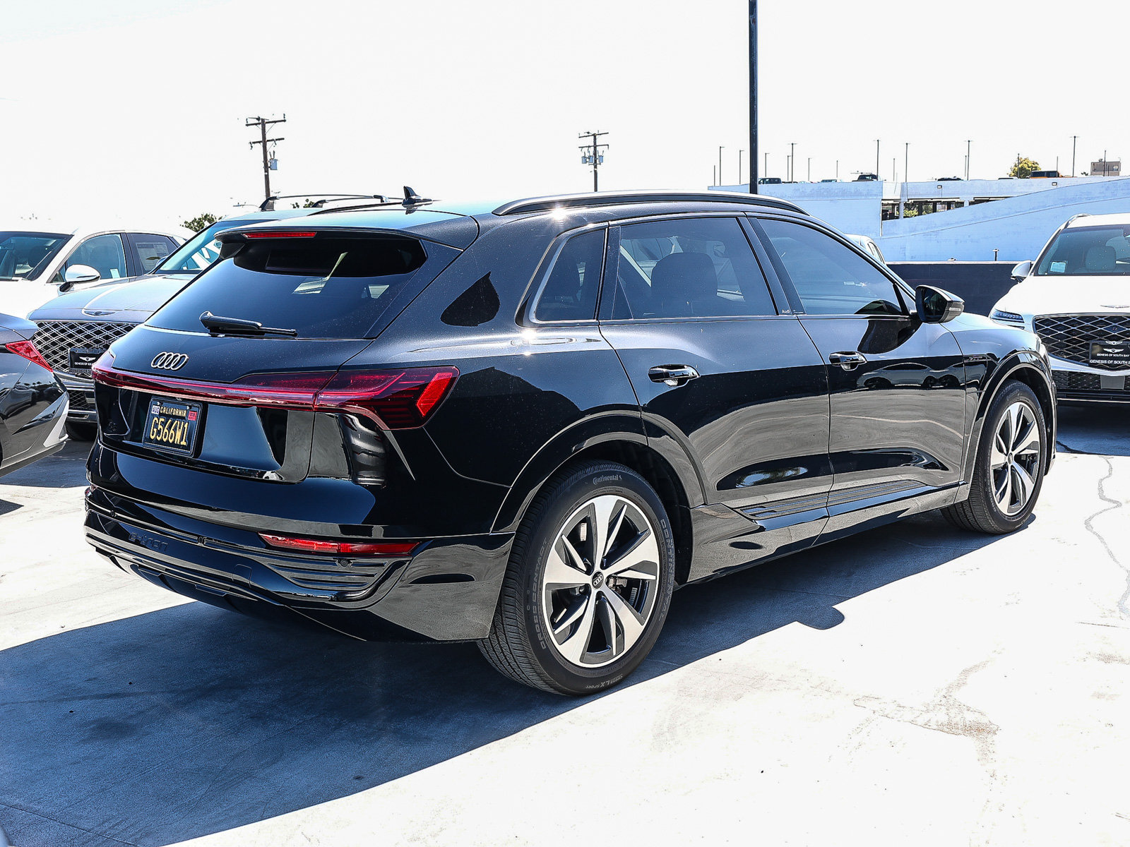 Used 2024 Audi Q8 e-tron Premium AWD/4WD image 4