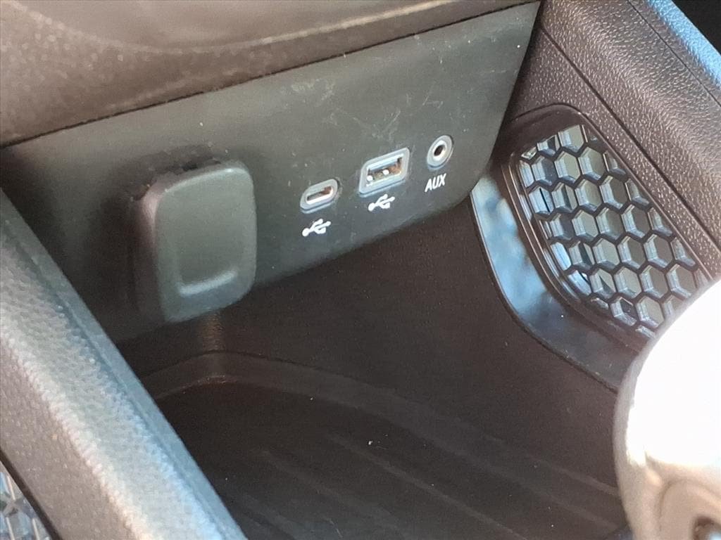 Used 2023 Chevrolet TrailBlazer LT FWD image 30