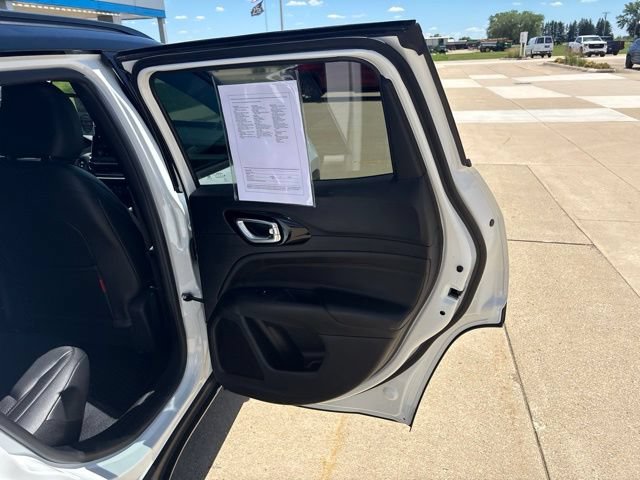 Used 2025 Jeep Compass Trailhawk AWD/4WD image 19
