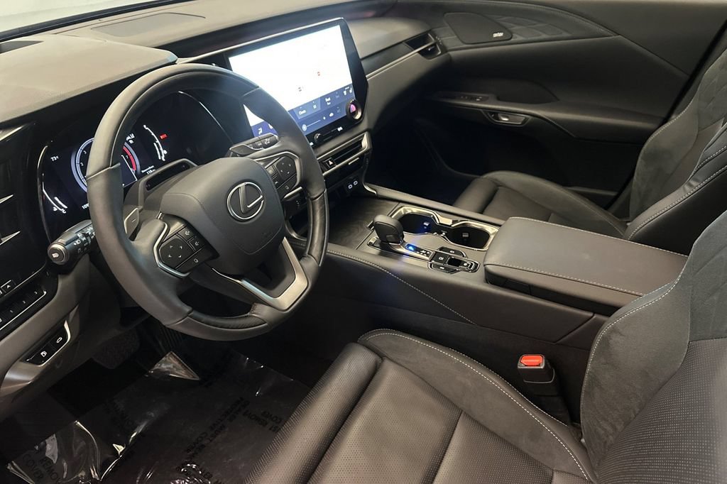 Used 2024 Lexus RX 350 FWD w/ Convenience Package image 10