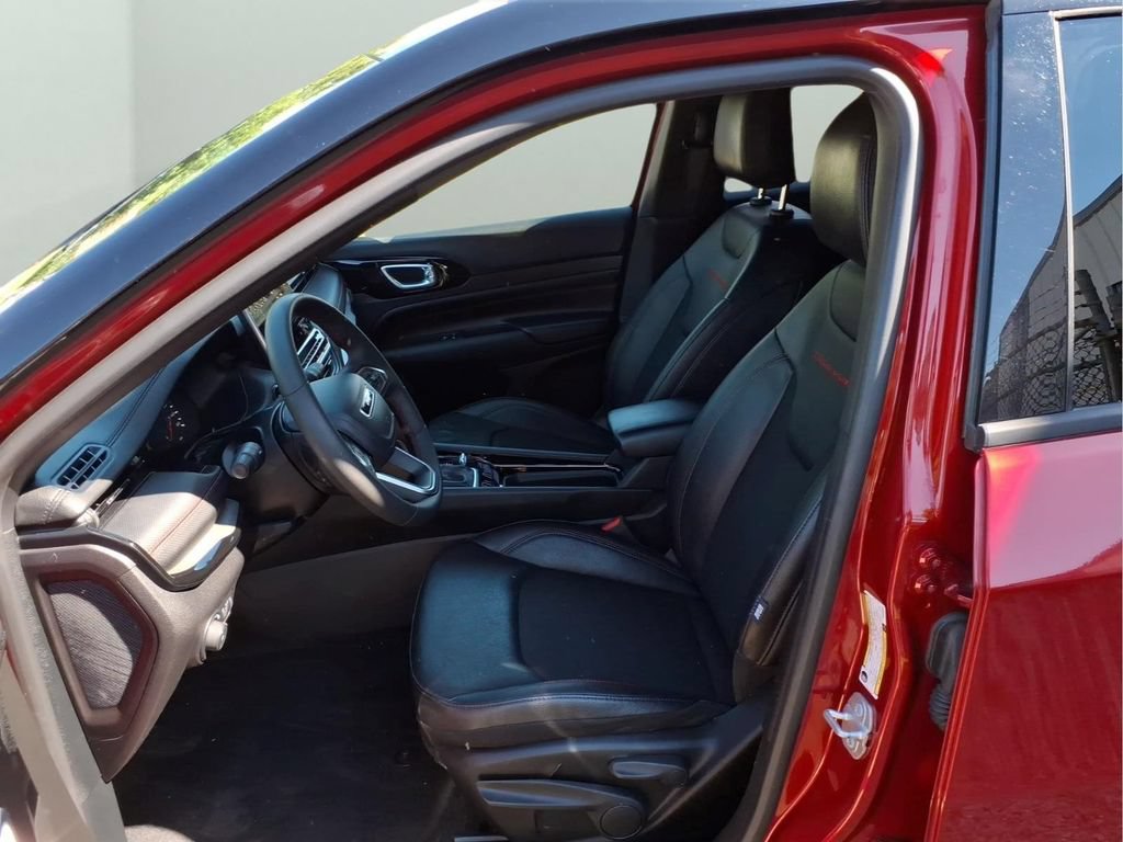 Used 2025 Jeep Compass Trailhawk AWD/4WD image 25