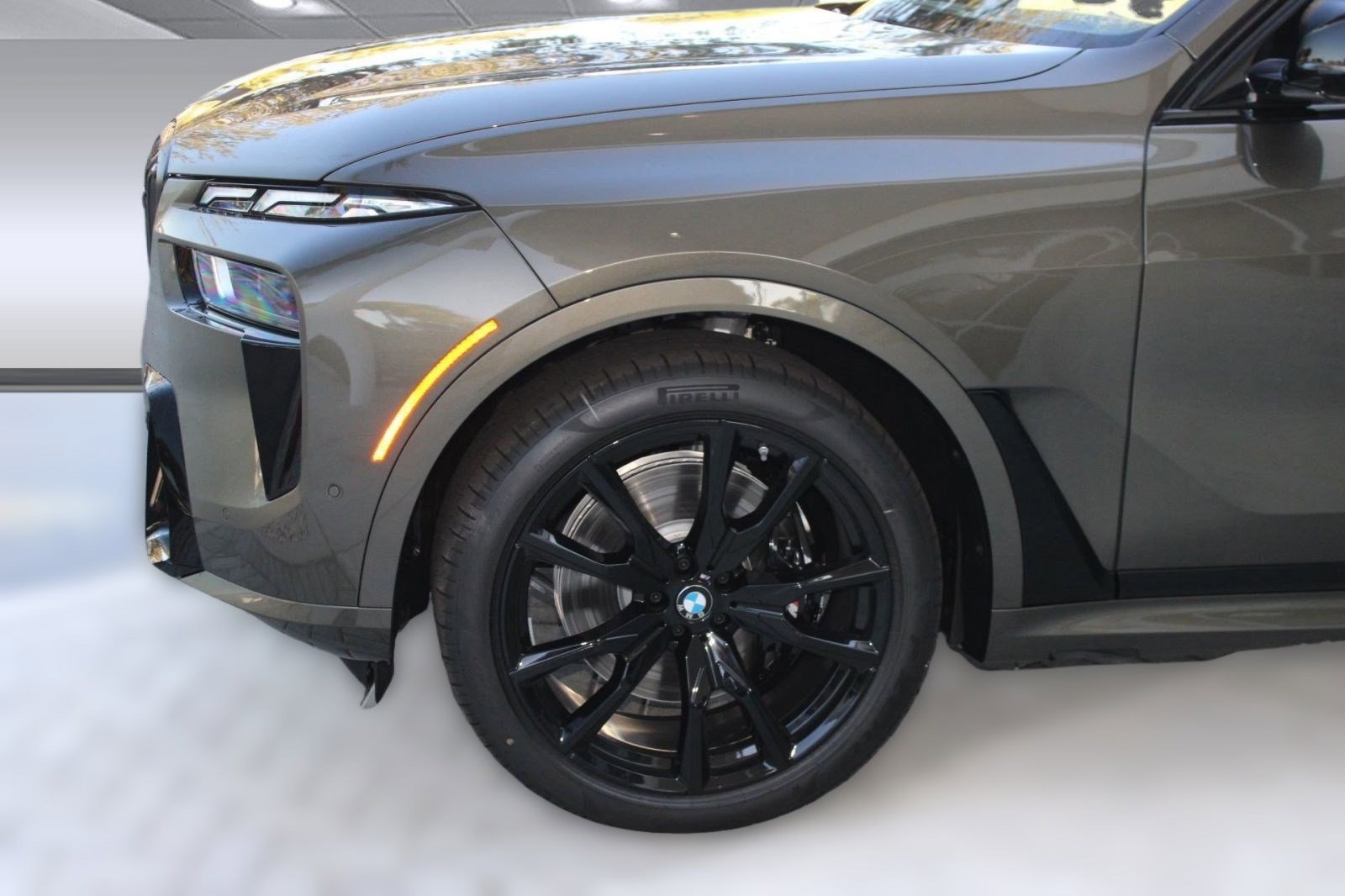 New 2026 BMW X7 M60i image 12