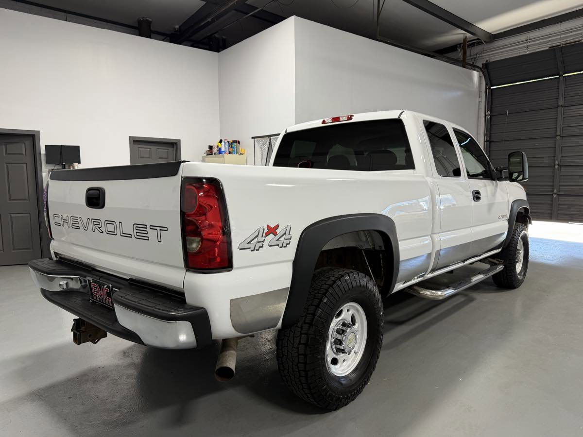 Used 2006 Chevrolet Silverado 2500 LS w/ Skid Plate Package AWD/4WD image 6