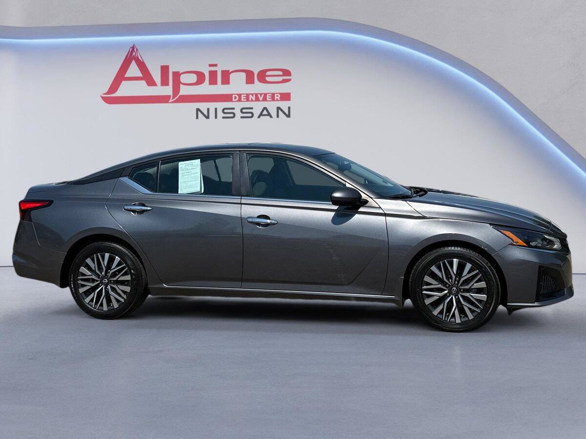 Used 2024 Nissan Altima 2.5 SV w/ SV Premium Package FWD image 6