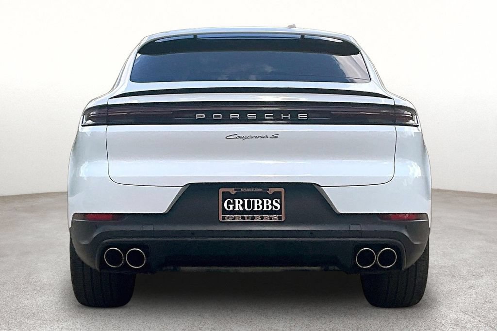 Used 2024 Porsche Cayenne S AWD/4WD image 5