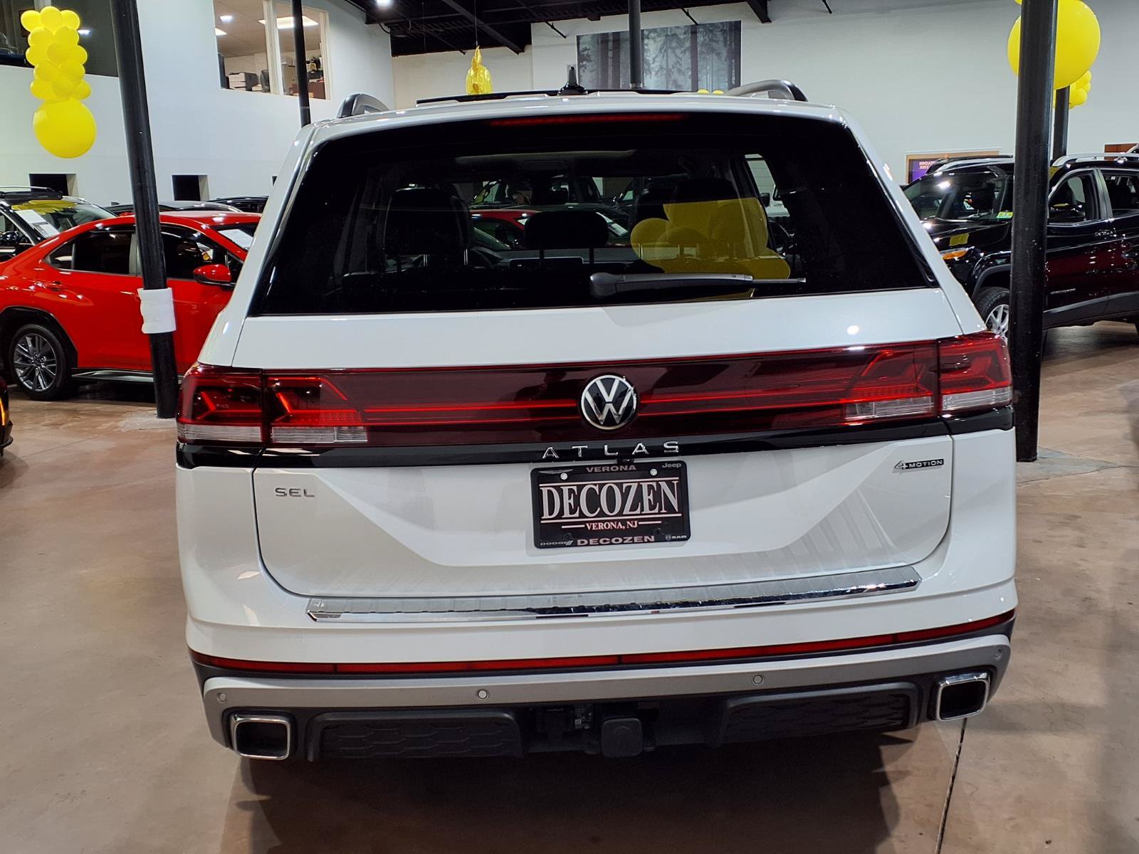 Used 2024 Volkswagen Atlas Peak Edition SEL AWD/4WD image 5