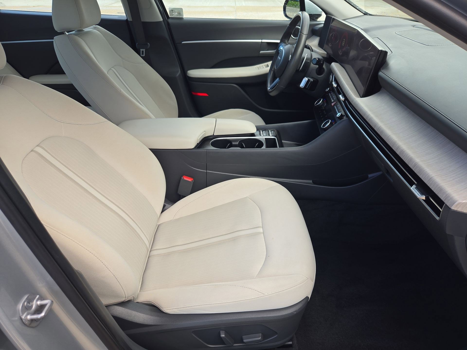 Used 2025 Hyundai Sonata SEL FWD image 30