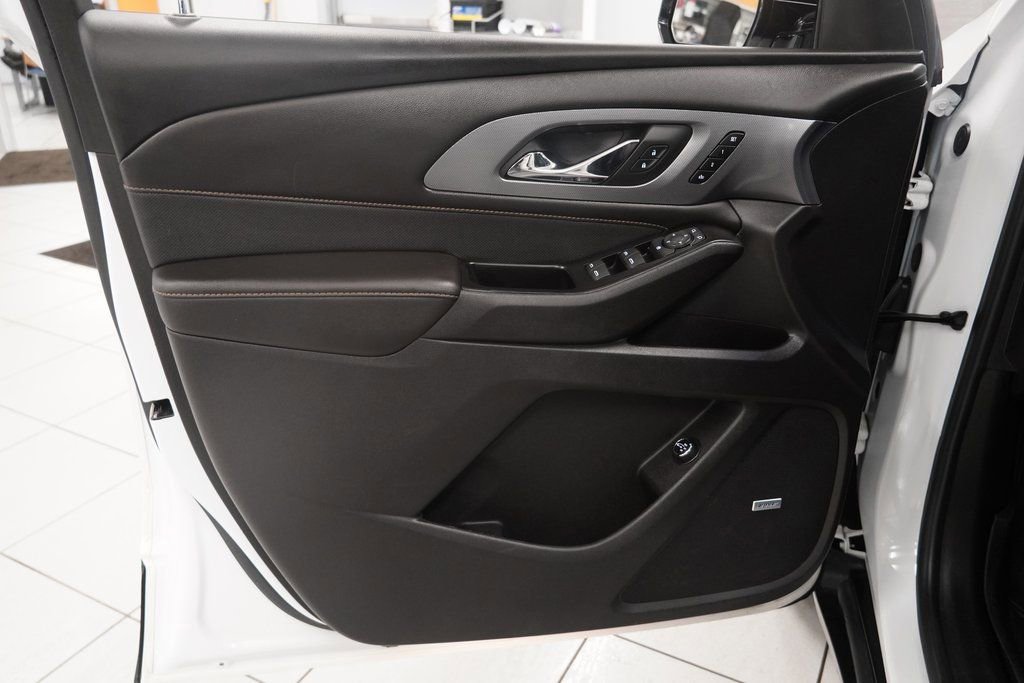 Used 2019 Chevrolet Traverse Premier w/ Redline Edition image 17