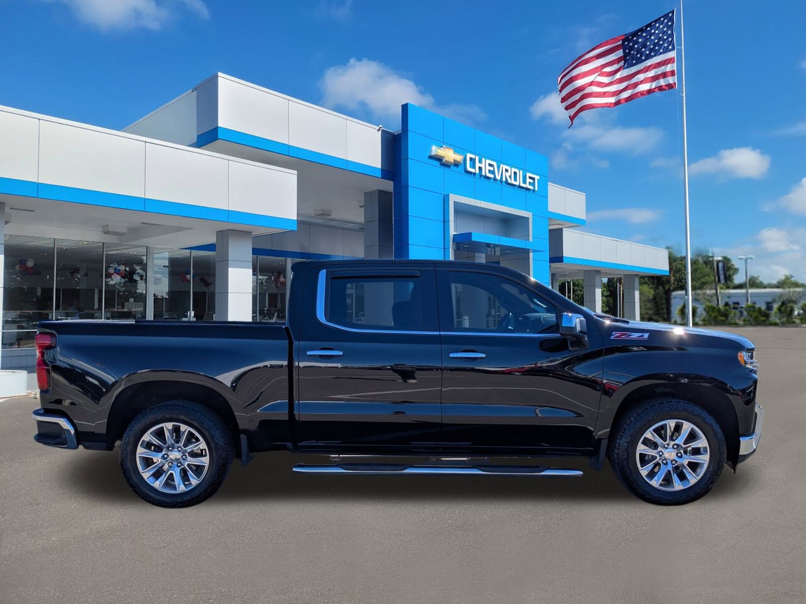 Used 2021 Chevrolet Silverado 1500 LTZ w/ LTZ Premium Package image 3