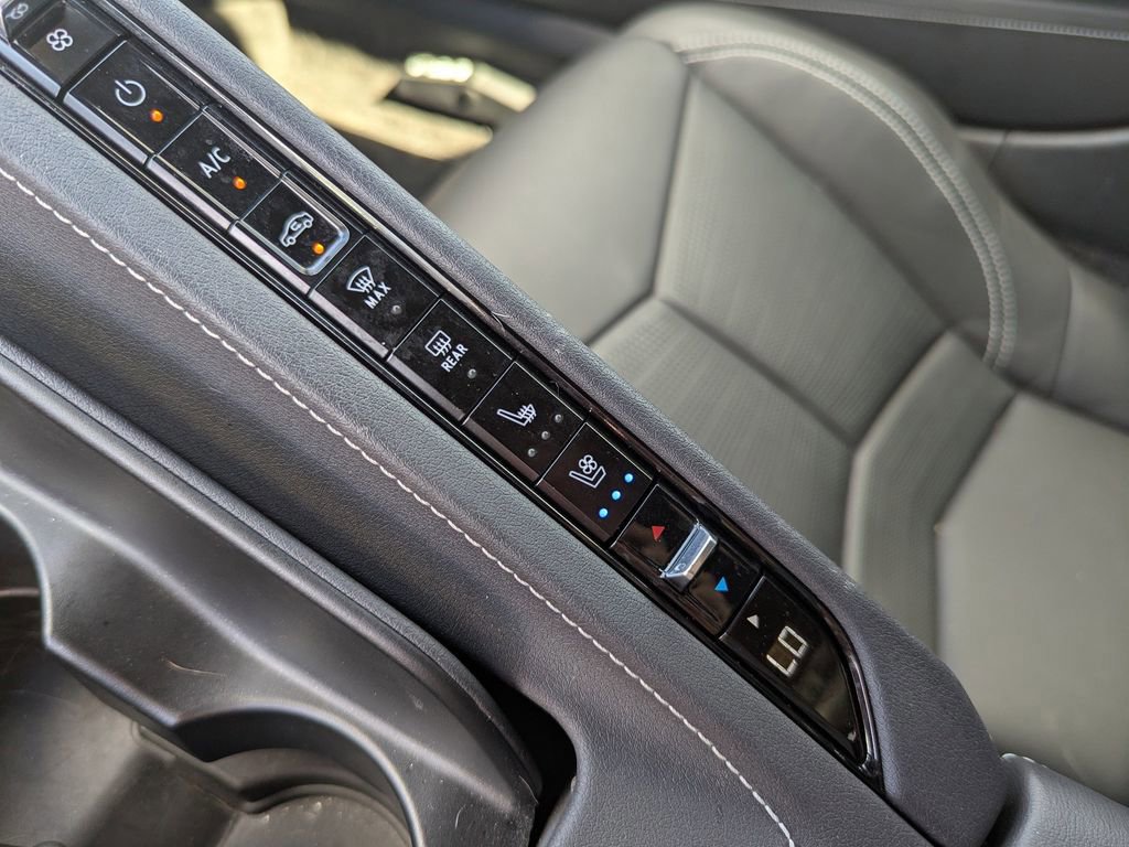 Used 2024 Chevrolet Corvette Stingray Preferred Cpe w/ 2LT image 23