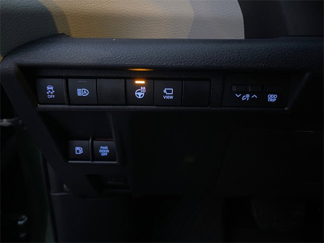 Used 2021 Toyota Sienna Platinum image 34