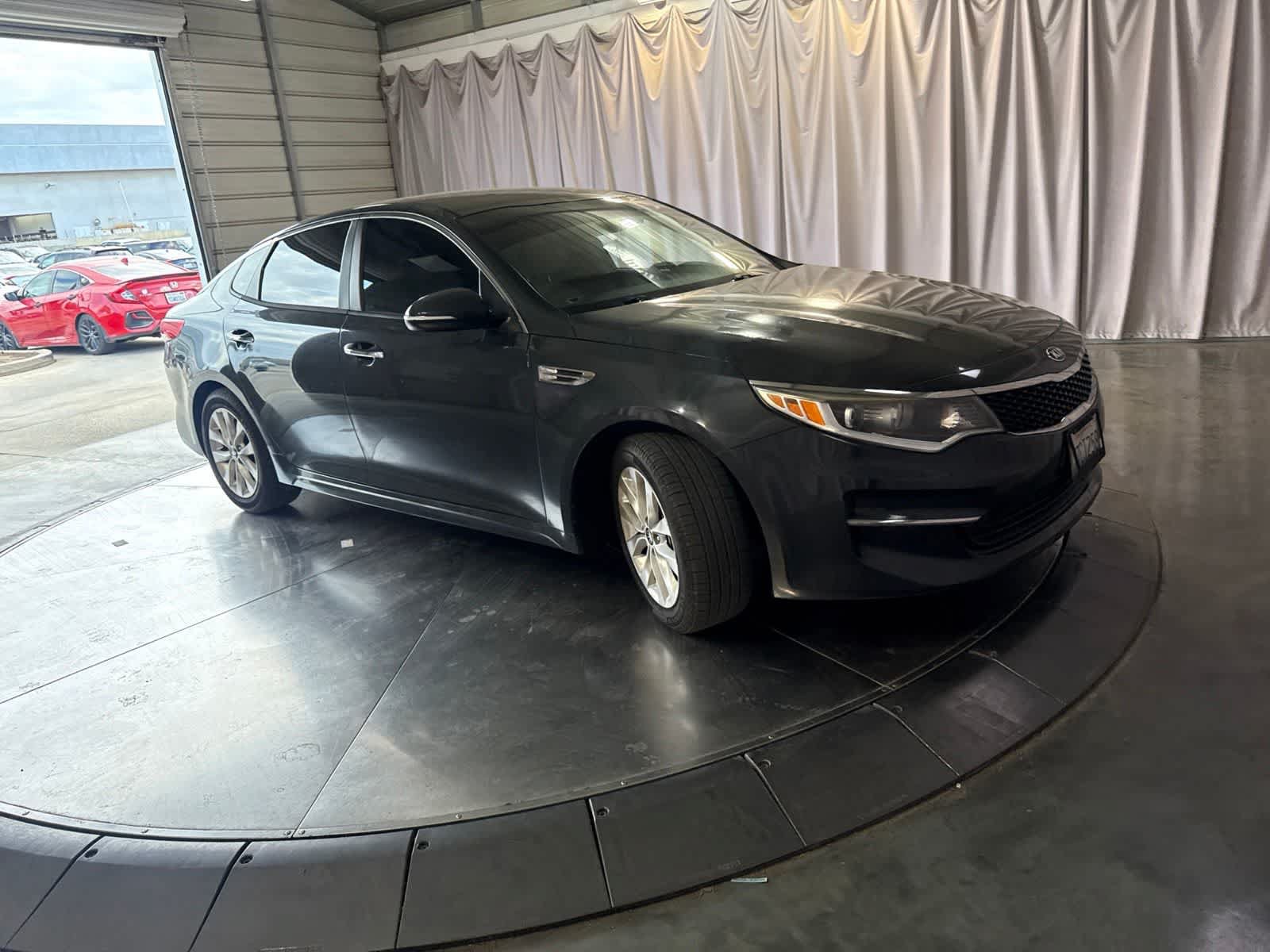 Used 2016 Kia Optima LX w/ Option Group 014 FWD image 3