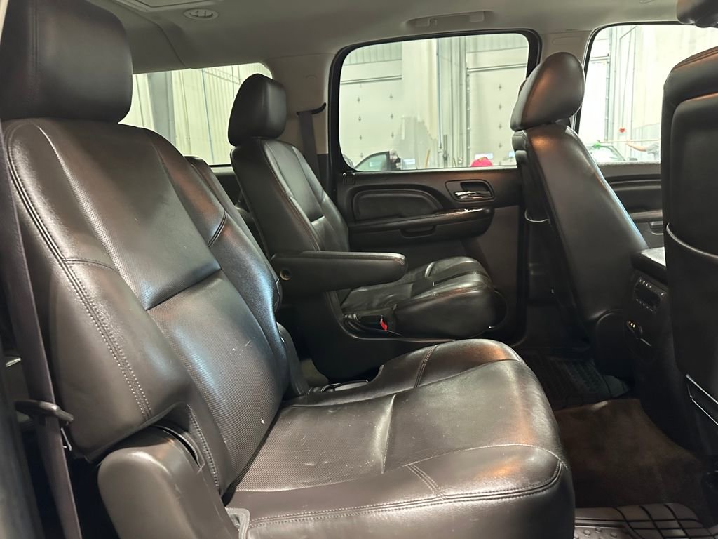 Used 2014 GMC Yukon XL Denali image 33