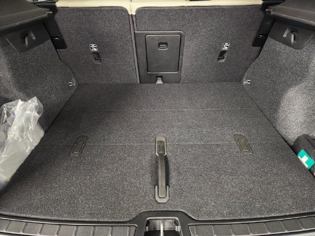 Certified 2026 Volvo XC40 B5 Ultra w/ Protection Package Premier AWD/4WD image 33