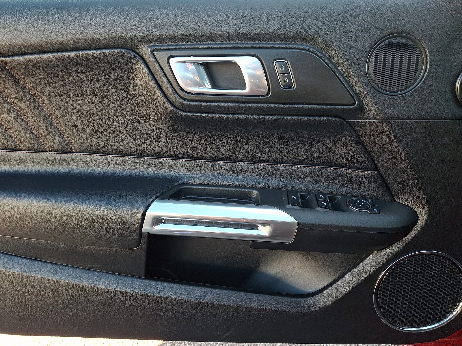 Certified 2019 Ford Mustang GT Premium w/ Black Accent Package image 17