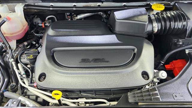 Used 2024 Chrysler Pacifica Touring-L FWD image 36