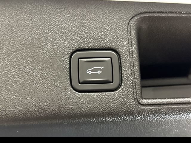 Certified 2023 GMC Terrain SLE w/ Driver Convenience Package AWD/4WD image 24