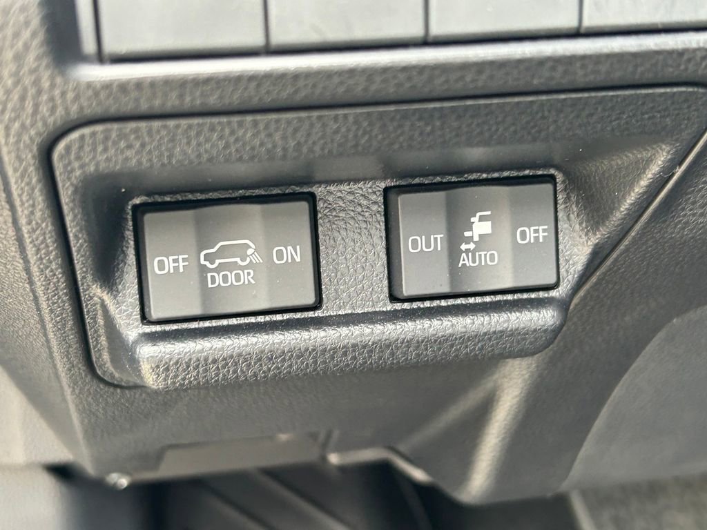 Used 2025 Toyota 4Runner 4WD image 29