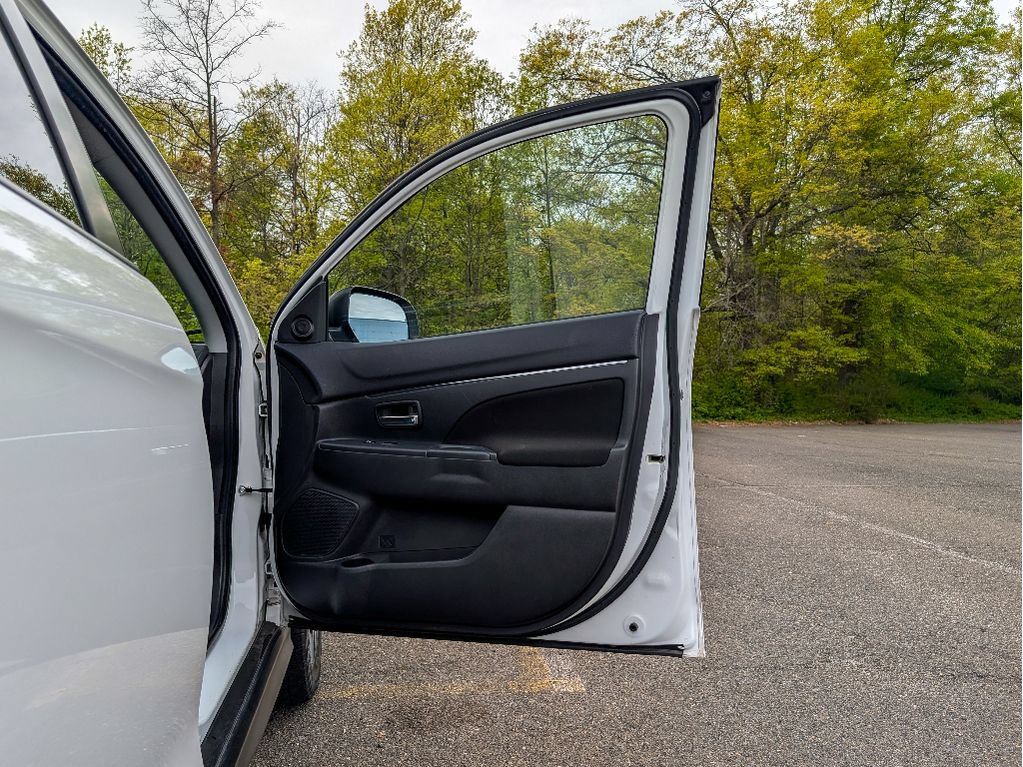 Used 2017 Mitsubishi Outlander Sport ES FWD image 13