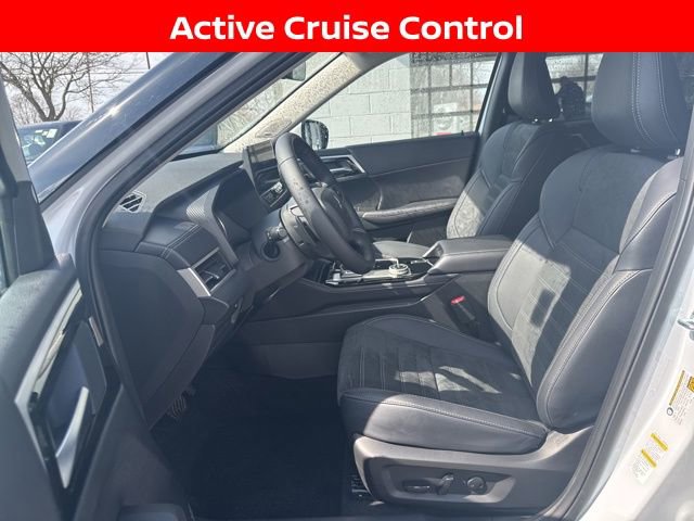 Used 2025 Mitsubishi Outlander SE AWD/4WD image 11