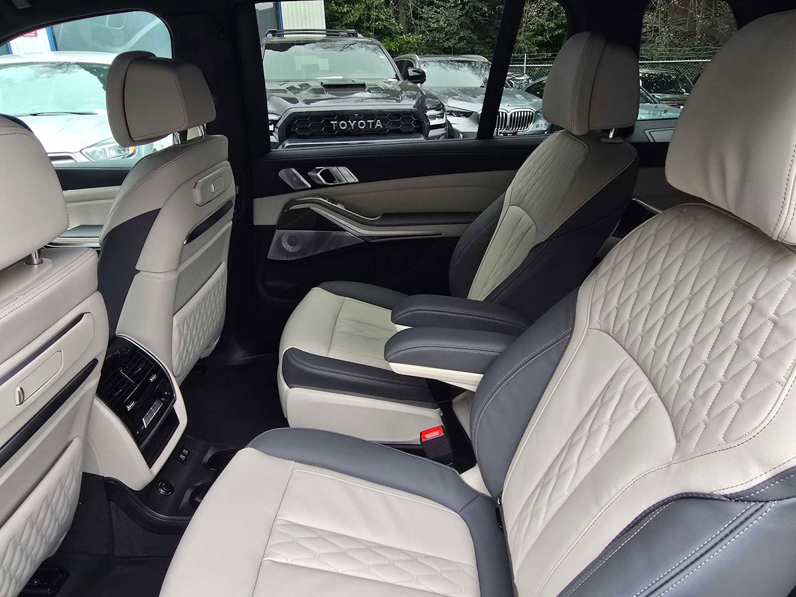 New 2026 BMW ALPINA XB7 image 17